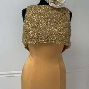NWT Cinderella Gown Size 4 in gold